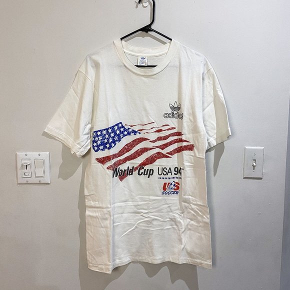 Vintage adidas 94 - FIFA World Cup USA Tshirt